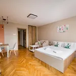 Saska Kepa Serene By Bookinghost Apartmán