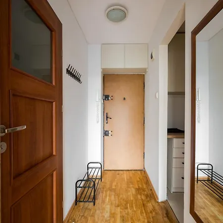 Saska Kepa Serene By Bookinghost Varşova