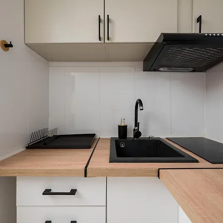 Saska Kepa Serene By Bookinghost * 바르샤바