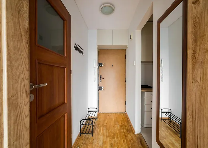 Saska Kepa Serene By Bookinghost 바르샤바