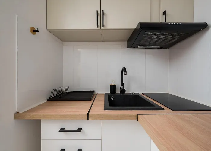 Saska Kepa Serene By Bookinghost * Warsaw