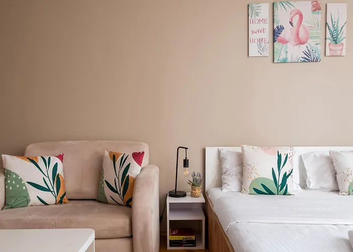 Saska Kepa Serene By Bookinghost Warsaw