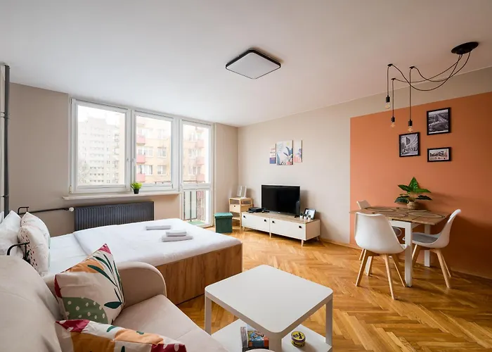 Saska Kepa Serene By Bookinghost * Warsaw