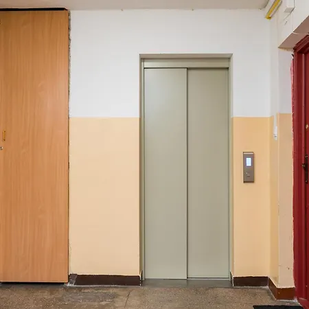 Saska Kepa Serene By Bookinghost *